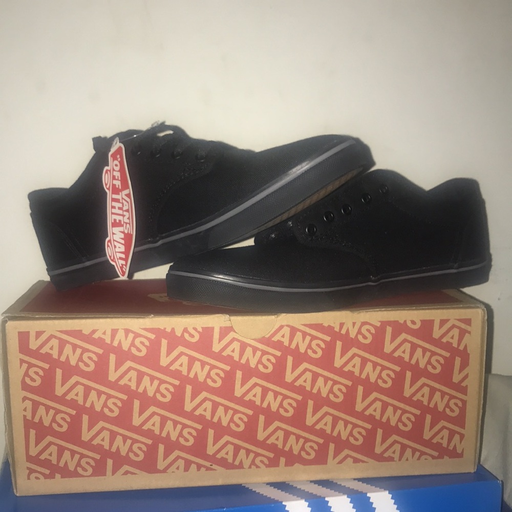 Vans - Picture 2 of 3